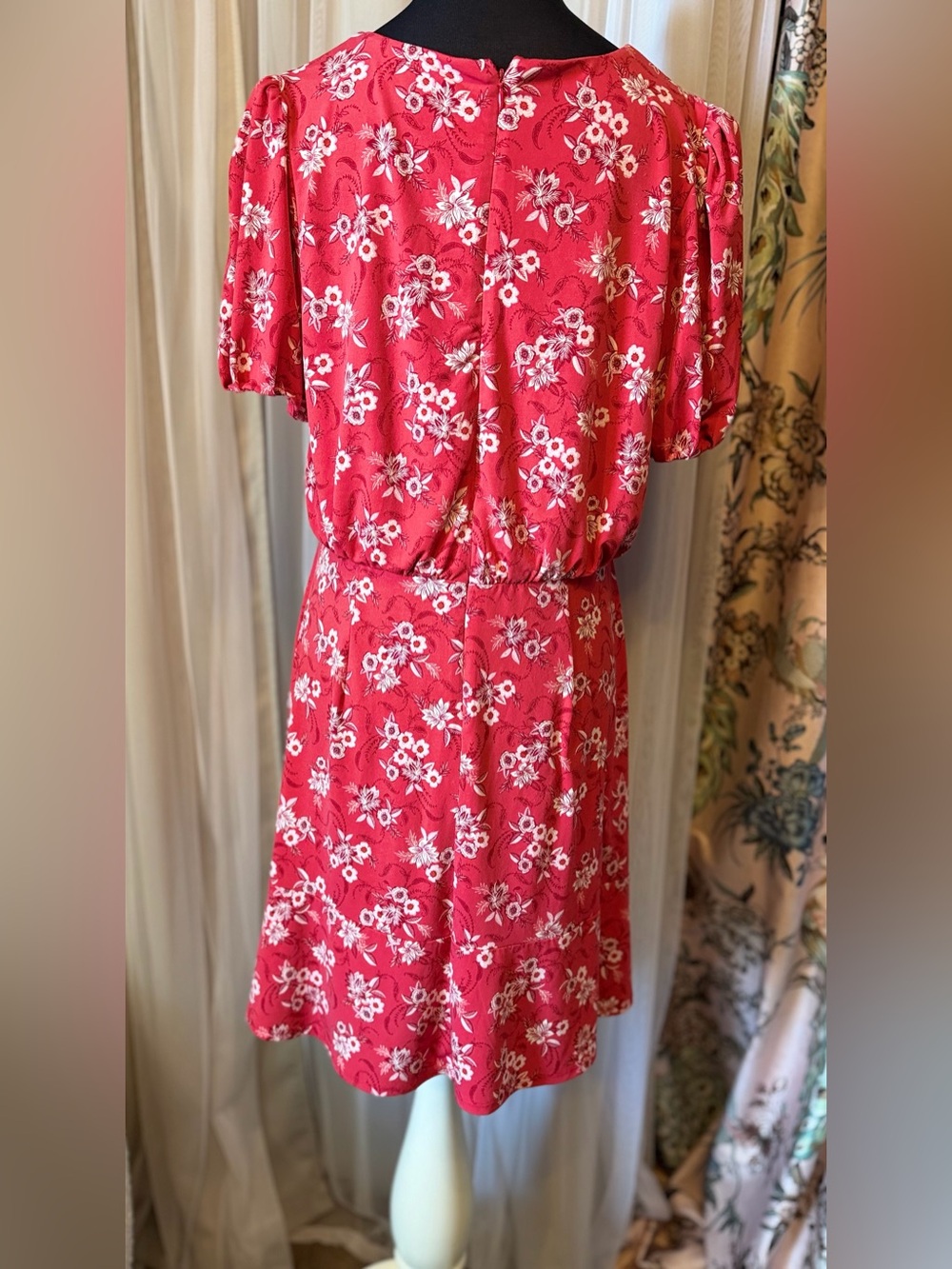 LOFT Floral Fit & Flare Dress Size 8 Raspberry Pink Puff Sleeve GUC - Picture 5 of 11